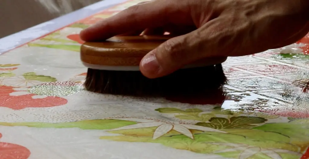 洗い張りのブラシ洗浄写真